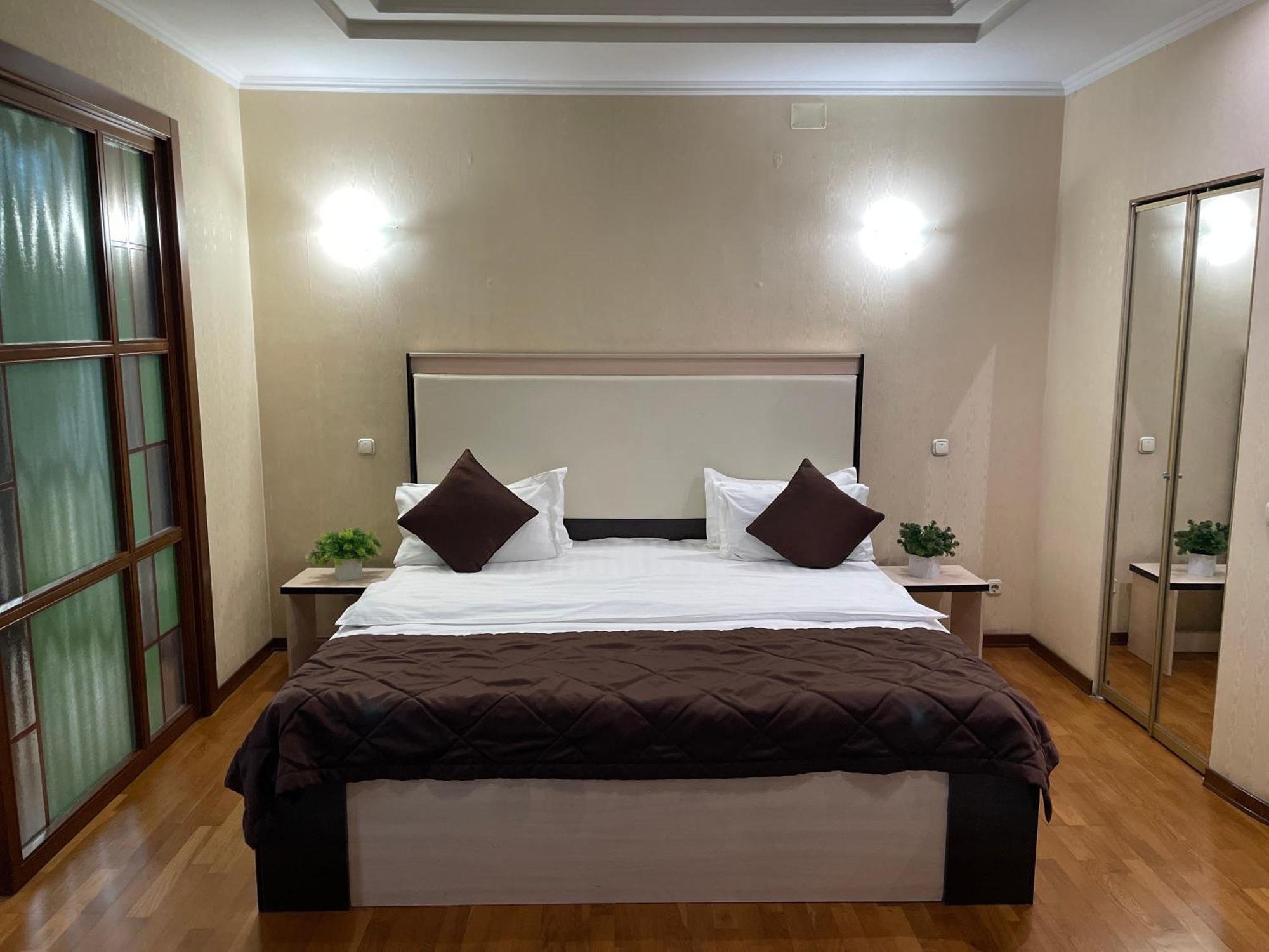 Apartment 5 อัลมาตี ภายนอก รูปภาพ